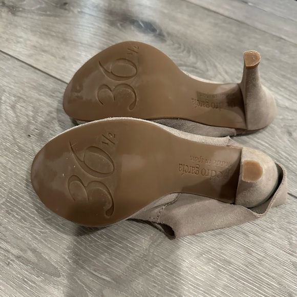Gorgeous Pedro Garcia suede grey heels size 36 1/2 - Picture 3 of 4
